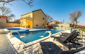 Awesome home in Sibenik with Outdoor swimming pool and 2 Bedrooms, Sibenik